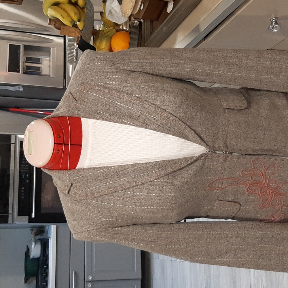 Wool blazer - Picture 2 of 9